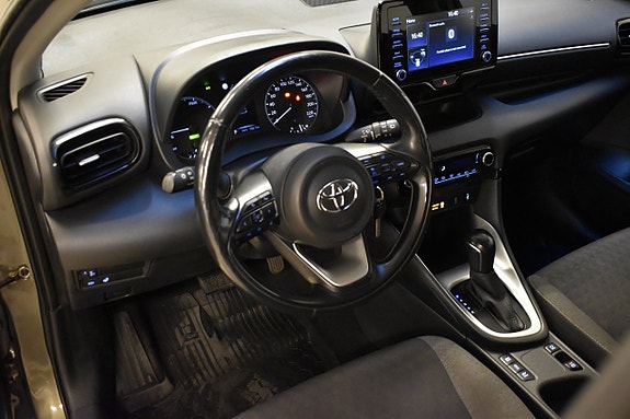 Toyota Yaris 6 of 18