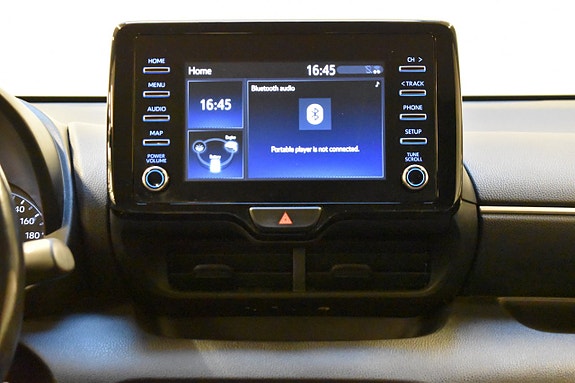 Toyota Yaris 13 of 18