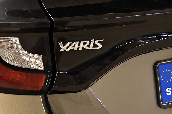 Toyota Yaris 11 of 18