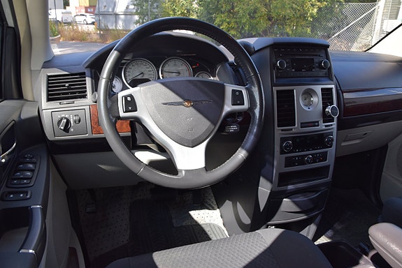 Chrysler Grand Voyager 7 of 21