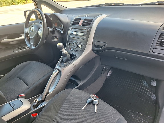 Toyota Auris 11 of 13