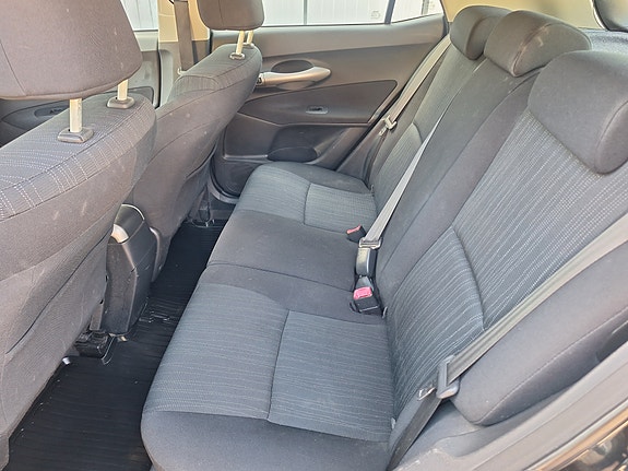 Toyota Auris 9 of 13