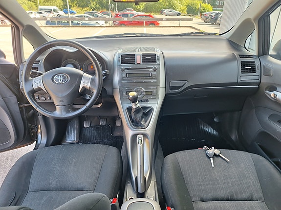 Toyota Auris 6 of 13