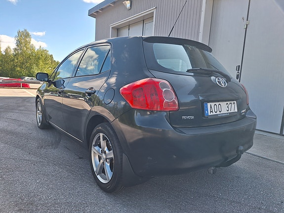 Toyota Auris 4 of 13