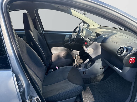Toyota Aygo 9 of 17
