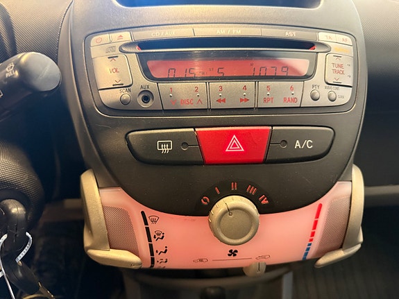 Toyota Aygo 14 of 17