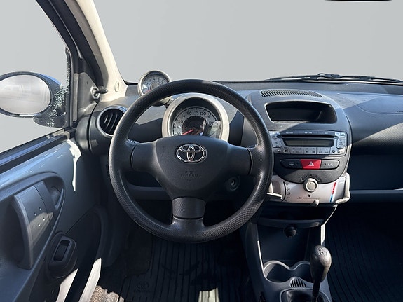 Toyota Aygo 10 of 17