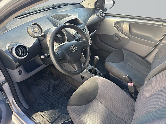Toyota Aygo 6 of 17