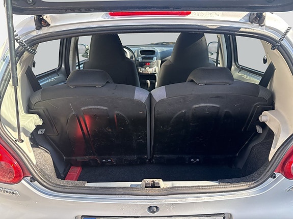 Toyota Aygo 8 of 17