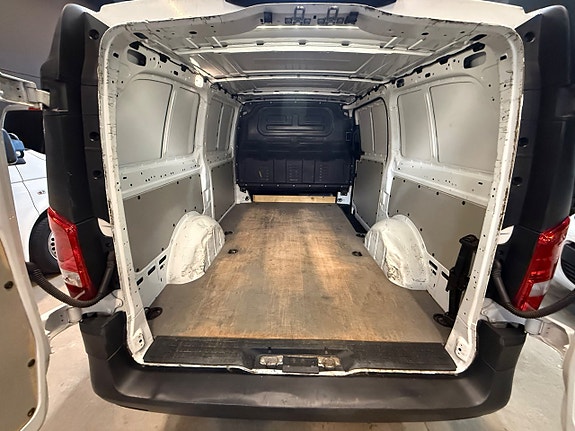 Mercedes-Benz Vito 111 15 of 16