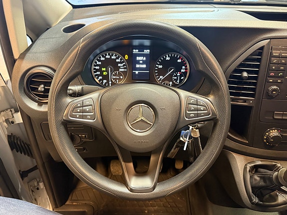 Mercedes-Benz Vito 111 10 of 16