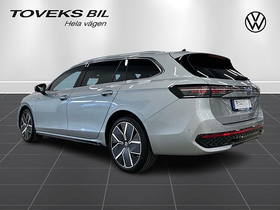 Volkswagen Passat 5 of 19