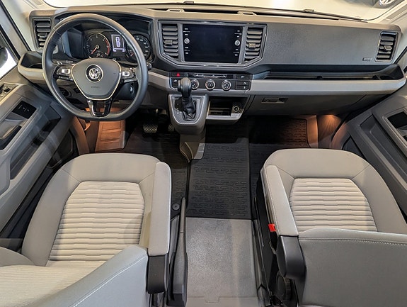 Volkswagen Grand California 600 177hk / Automat / 4-sängplatser / Solcell / El-patron 9 of 27
