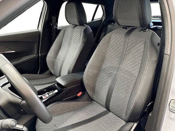 Peugeot 2008 5 of 15