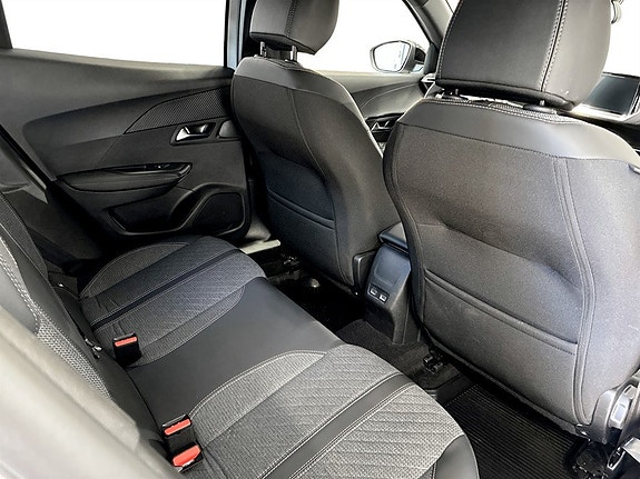 Peugeot 2008 12 of 15