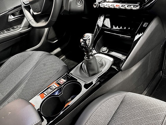 Peugeot 2008 10 of 15