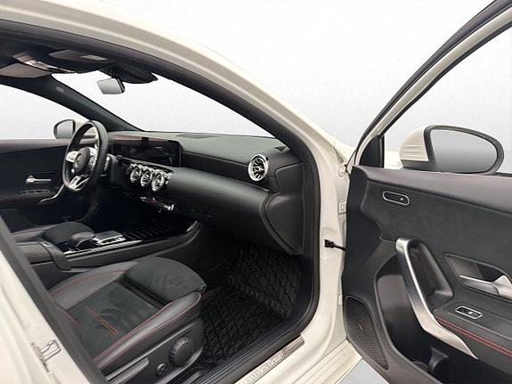 Mercedes-Benz A180 25 of 30