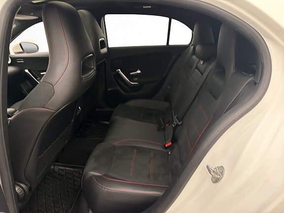 Mercedes-Benz A180 26 of 30