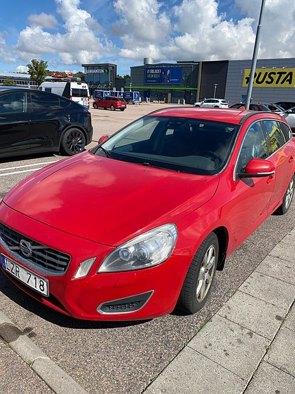 Volvo V60 3 of 7