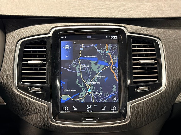 Volvo XC90 25 of 30