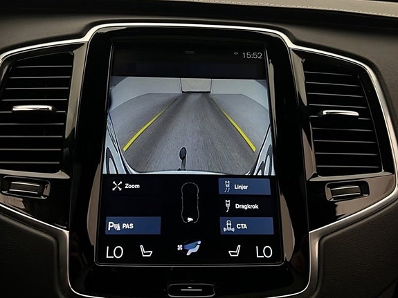 Volvo XC90 26 of 30