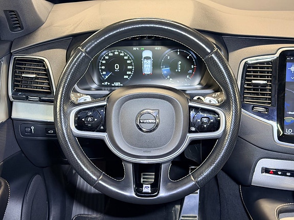Volvo XC90 21 of 30