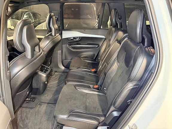 Volvo XC90 29 of 30
