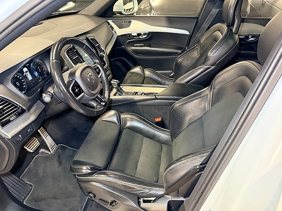 Volvo XC90 15 of 30