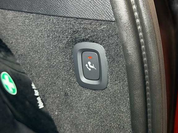 Volvo XC90 12 of 30