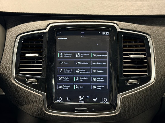 Volvo XC90 24 of 30