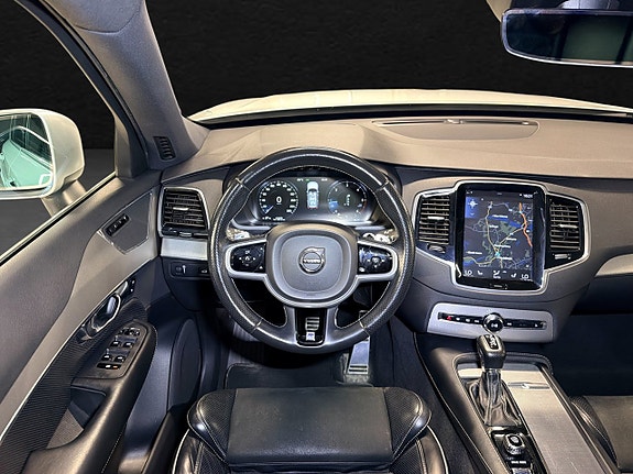 Volvo XC90 20 of 30