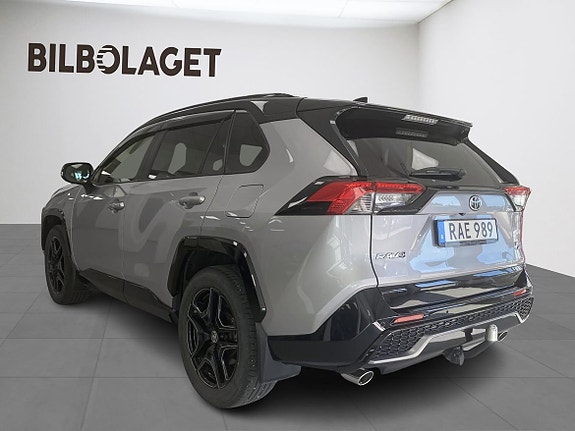 Toyota RAV4 3 of 12