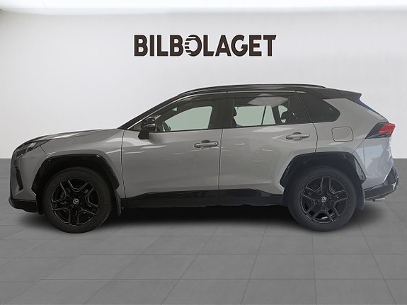 Toyota RAV4 2 of 12