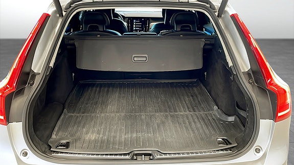 Volvo V90 10 of 12