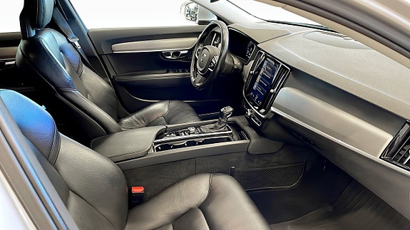 Volvo V90 3 of 12