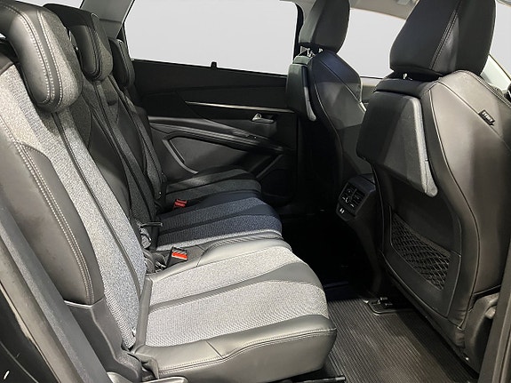 Peugeot 5008 10 of 16