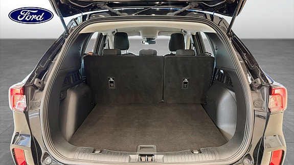 Ford Kuga 10 of 12