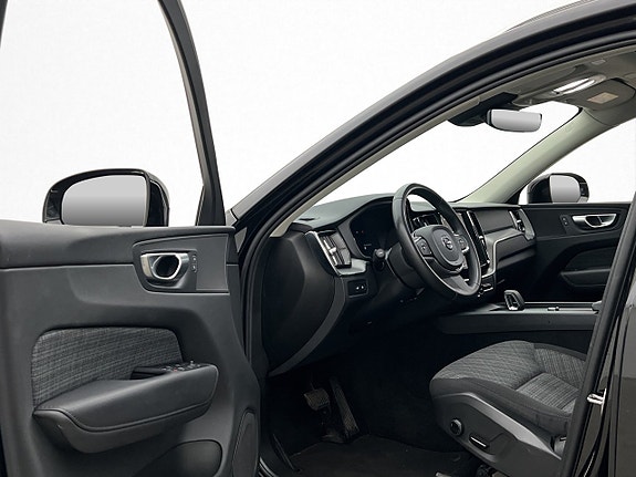 Volvo XC60 10 of 30