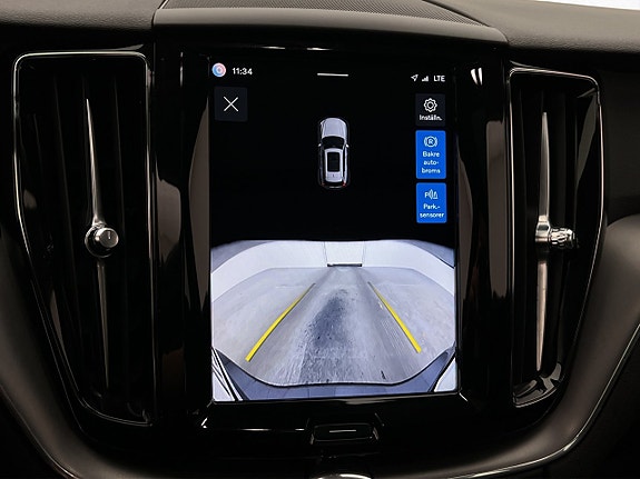 Volvo XC60 17 of 30
