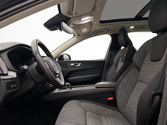 Volvo XC60 11 of 30