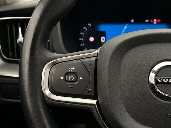 Volvo XC60 14 of 30