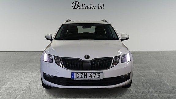 Skoda Octavia 2 of 18