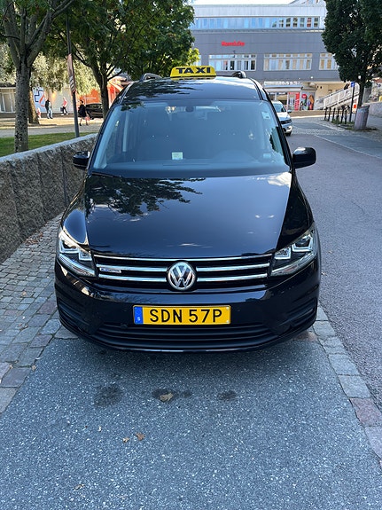 Volkswagen Caddy Maxi 3 of 9