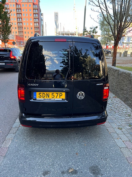 Volkswagen Caddy Maxi 5 of 9
