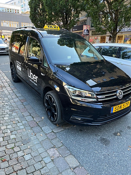 Volkswagen Caddy Maxi 4 of 9