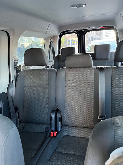Volkswagen Caddy Maxi 6 of 9