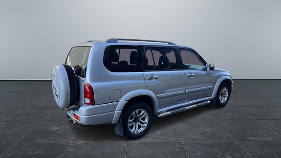 Suzuki Grand Vitara 4 of 9