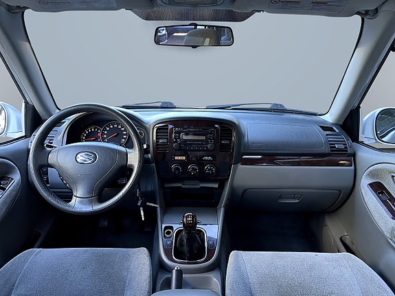 Suzuki Grand Vitara 7 of 9