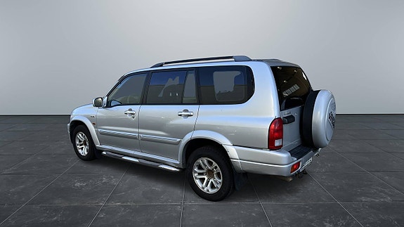 Suzuki Grand Vitara 3 of 9