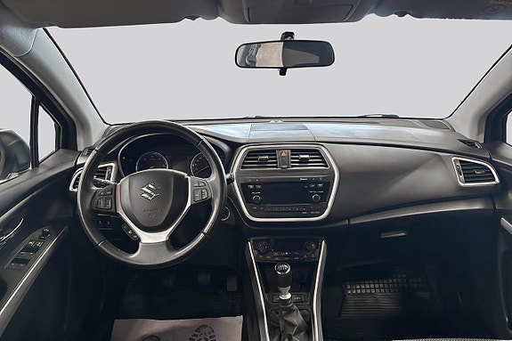 Suzuki S-Cross 7 of 14
